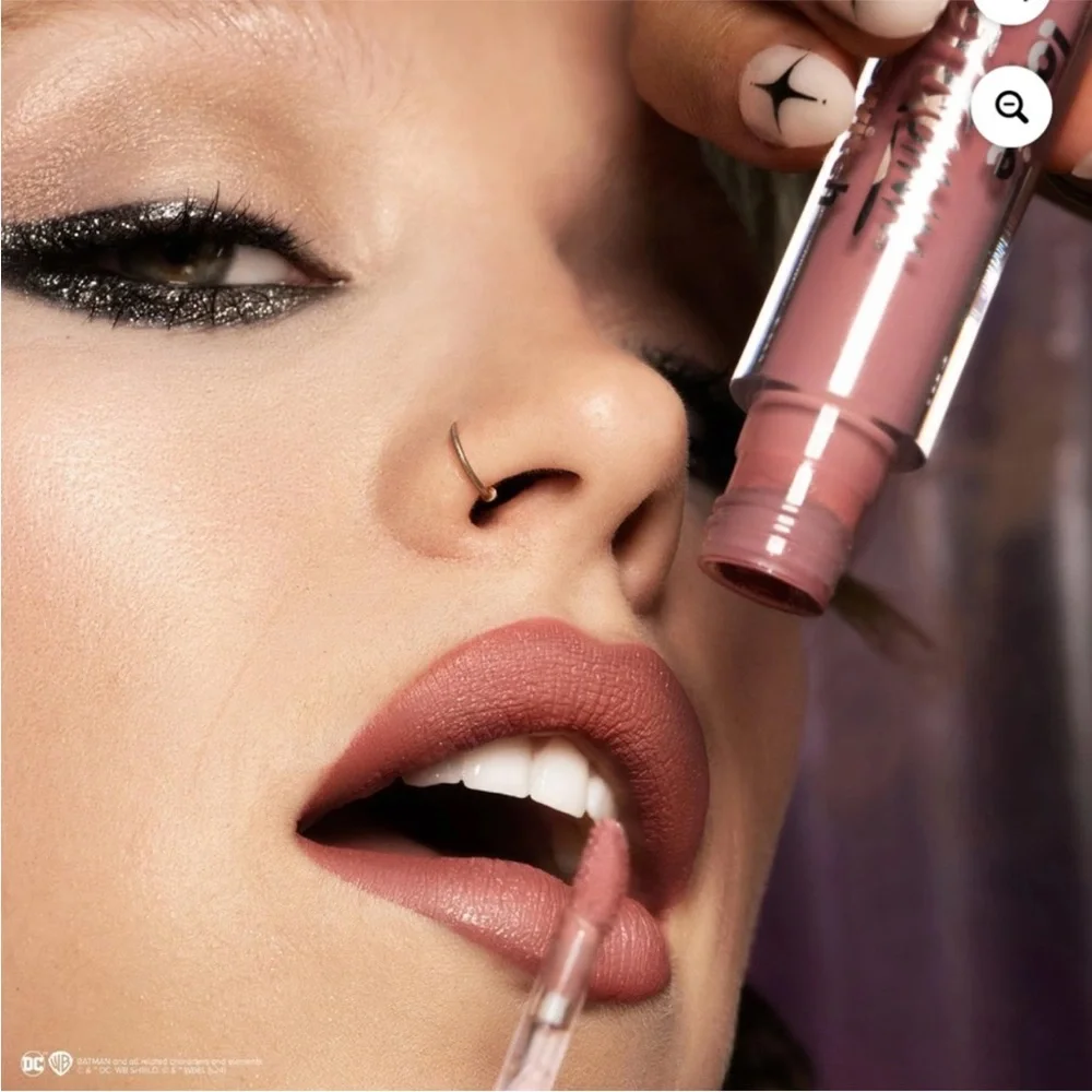 Lottie London Harley Quinn Transforming liquid Lipstick - from matte to glitter